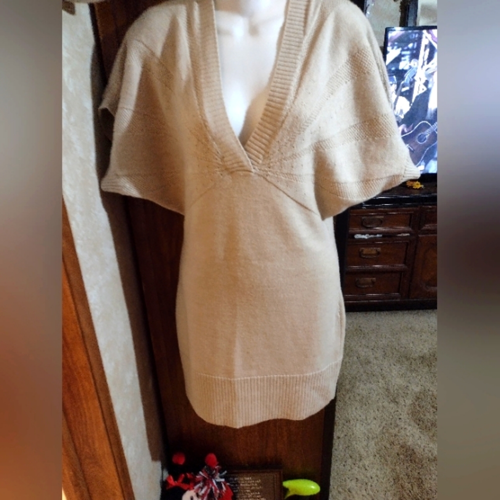 BANANA REPUBLIC SIZE 8 CREAM COLOR SWEATER DRESS